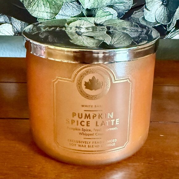 NEW PUMPKIN SPICE LATTE 3-Wick 14.5oz Candle Bath & Body Works - Picture 1 of 3